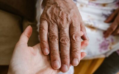 Understanding When an Elderly Person Should Stop Living Alone