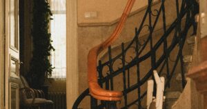 Stairlift Companies to Avoid: Nine Warning Signs to Check First